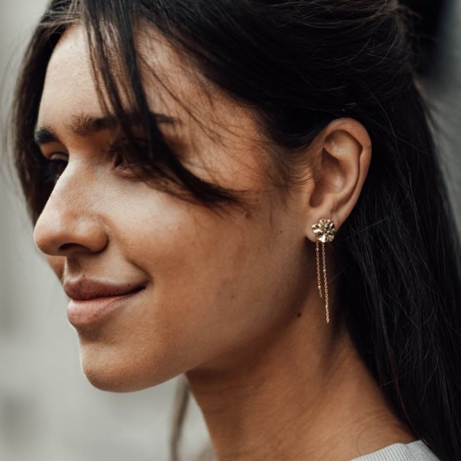 Oorbellen Betty Bogaers | Medium Folded Flower Chain Stud Earring