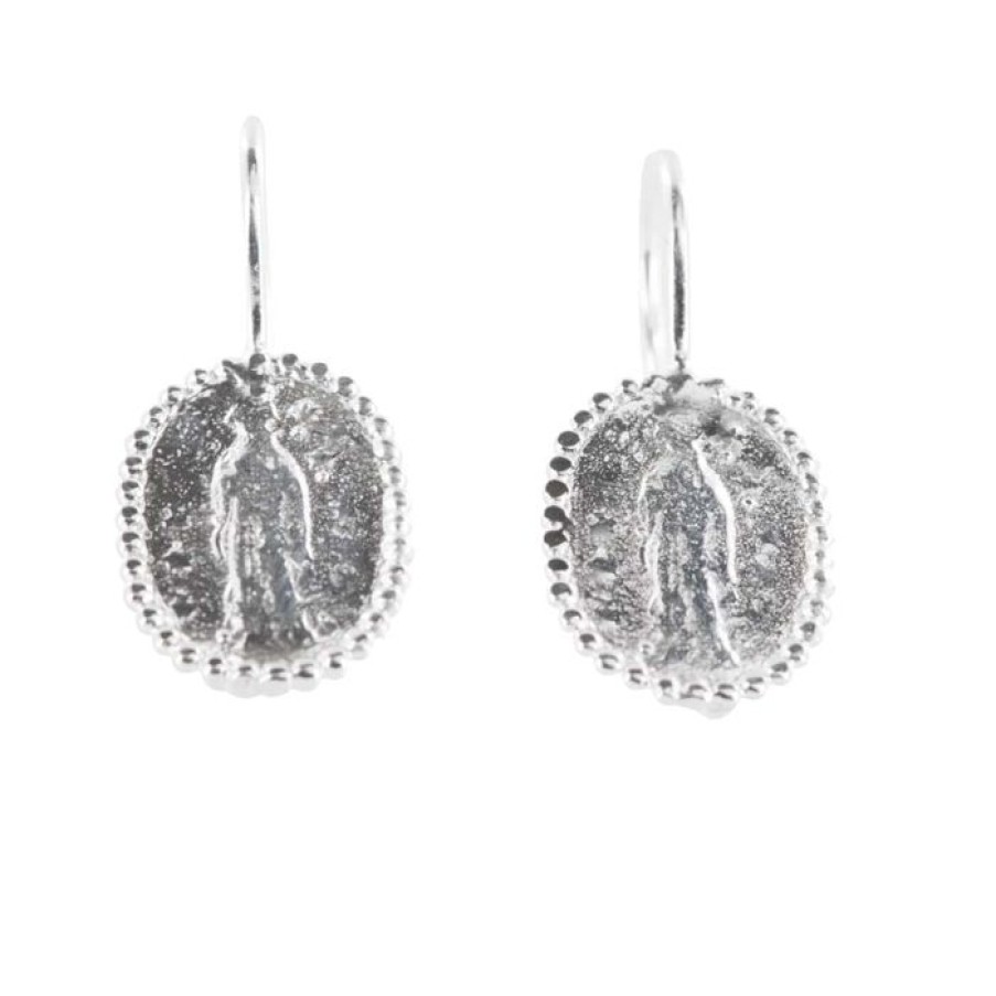 Materiaal Betty Bogaers | Oval Maria Coin Hook Earring