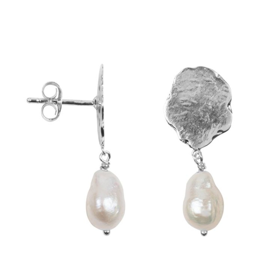 Oorbellen Betty Bogaers | Hammered Flat Coin Pearl Stud Earring